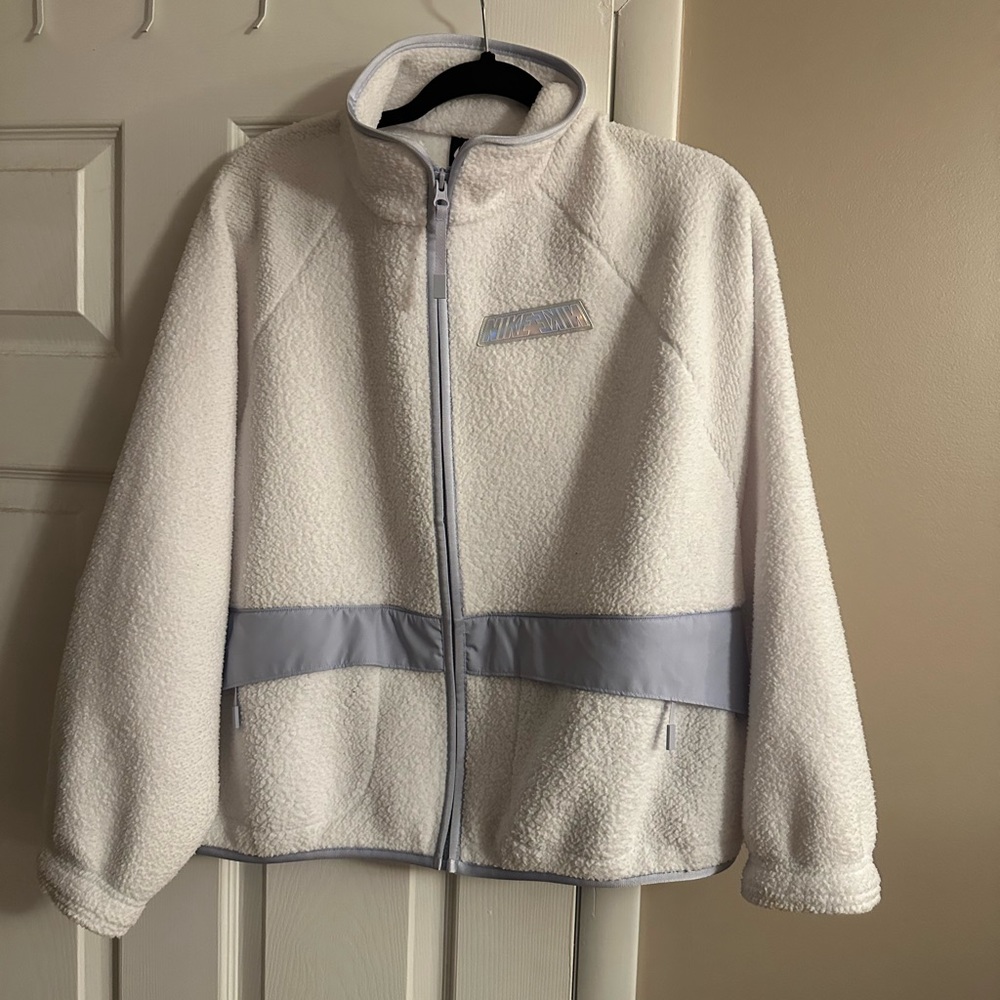 Nike Sherpa jacket size Large for women